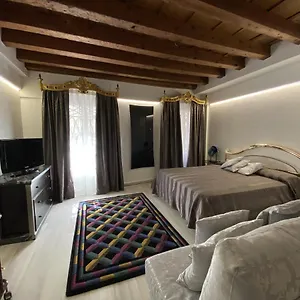 Ln Homes - San Marco Canal View , Venice Italy